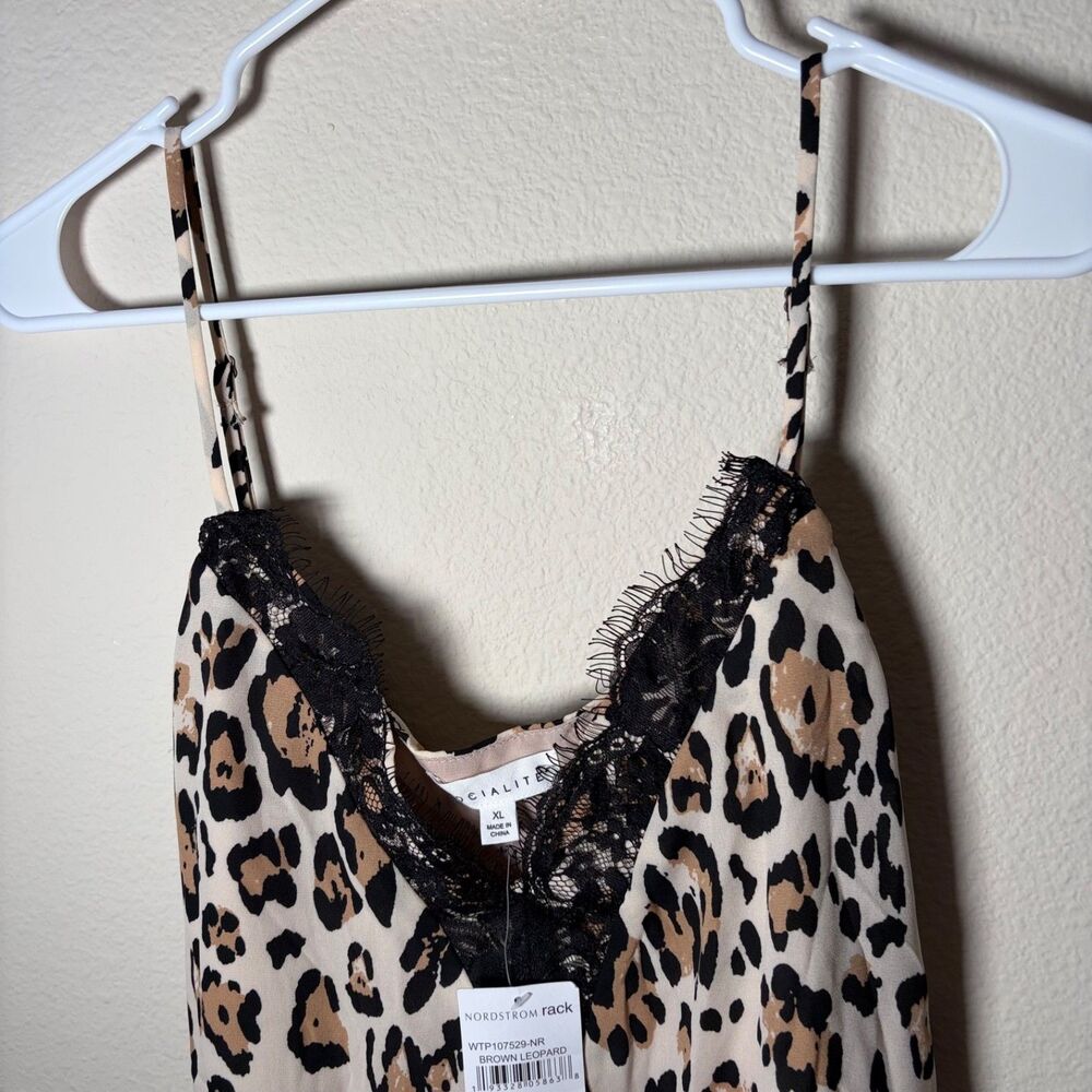 Socialite Tank Top Women's XL V-Neck Lace Sleeveless Casual Artsy Cami NWT - Picture 3 of 9